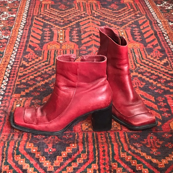 y2k red leather boots - Picture 3 of 8
